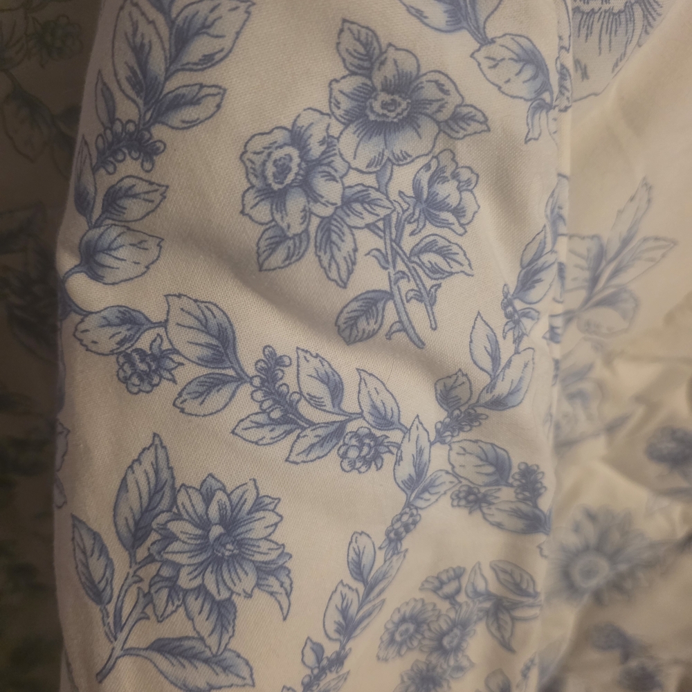Longaberger Vintage Blue Dalia Cottage Trellis Bedroom Comforter Set